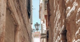 Kotor'un dar sokakları