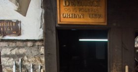 Demirci ustaları izlerken