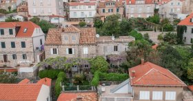 Old Town'ın çevresindeki evler