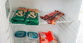 Yataklı vagonun buzdolabı ikramları