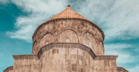 On iki havariler klises - Kümbet camii