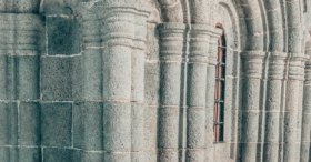 On iki havariler klises - Kümbet camii