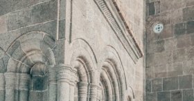 On iki havariler klises - Kümbet camii