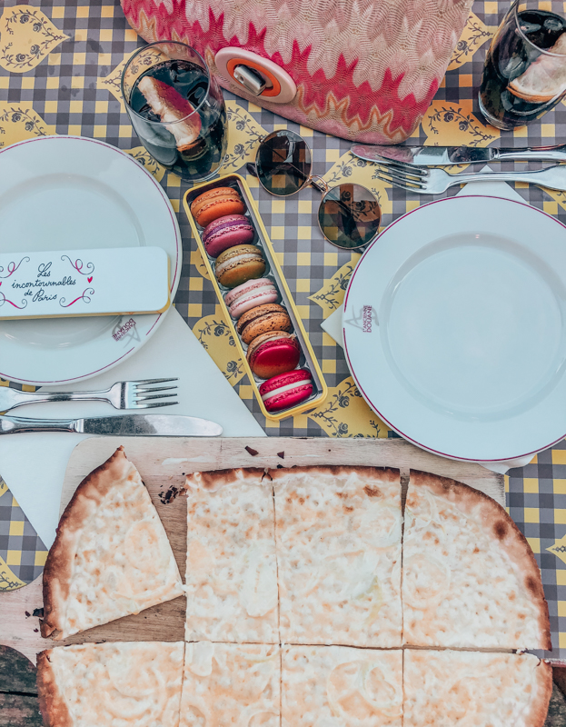 tarte flambee, strasbourg'un meşhur yemeği