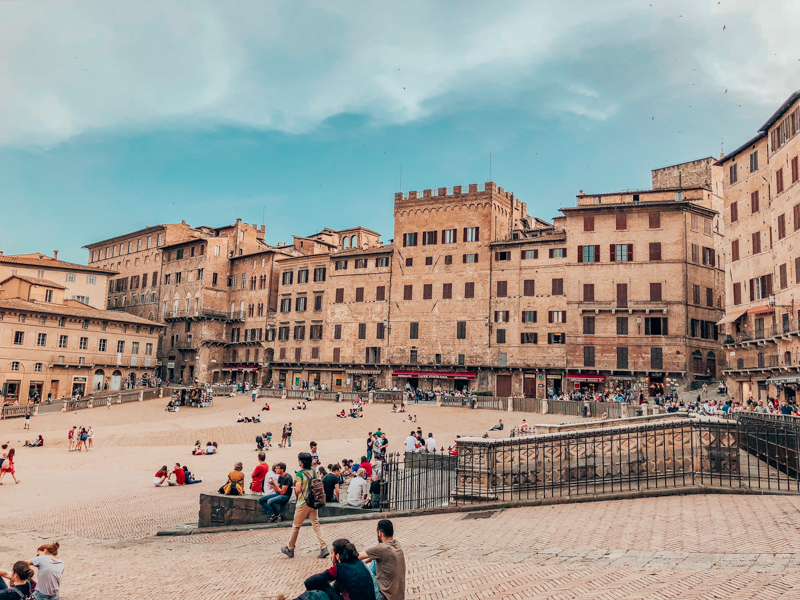 siena'nın ünlü meydanı