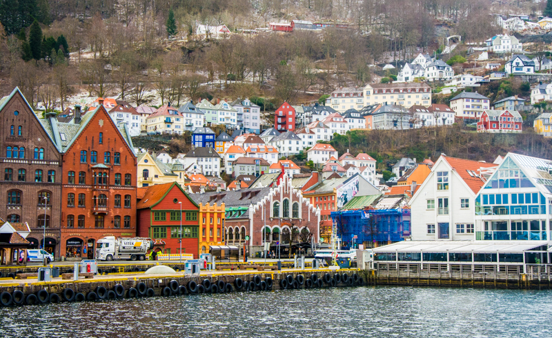 bergenin ahşap evleri ve liman