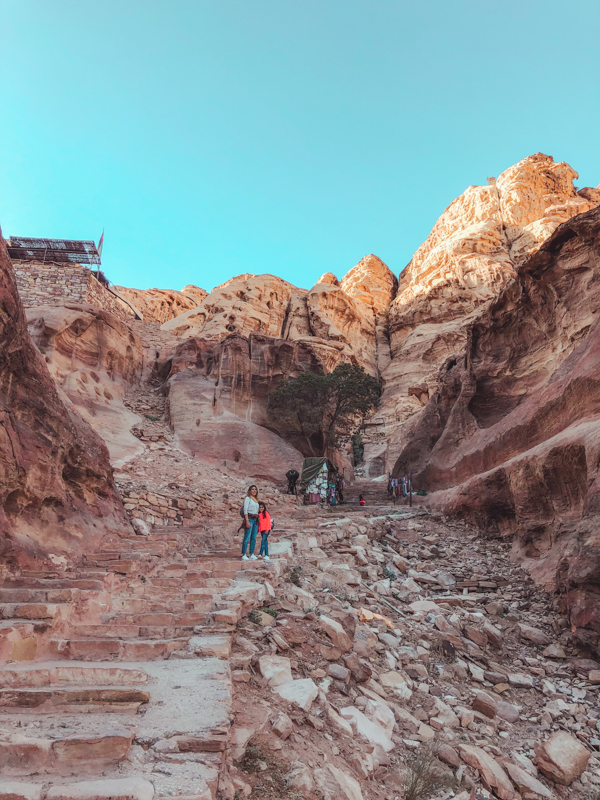 manastır yolunda petra ürdün